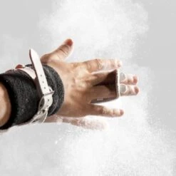 CAP Barbell Gym Chalk -Polar Fitbit Shop 97416ac0f58056947e2eb5d5d253d4f2 5d0a755c678b1 600x600 1