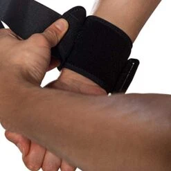 BraceUP Wrist Wraps -Polar Fitbit Shop f7696a9b362ac5a51c3dc8f098b73923 5d0a7579ca6f3